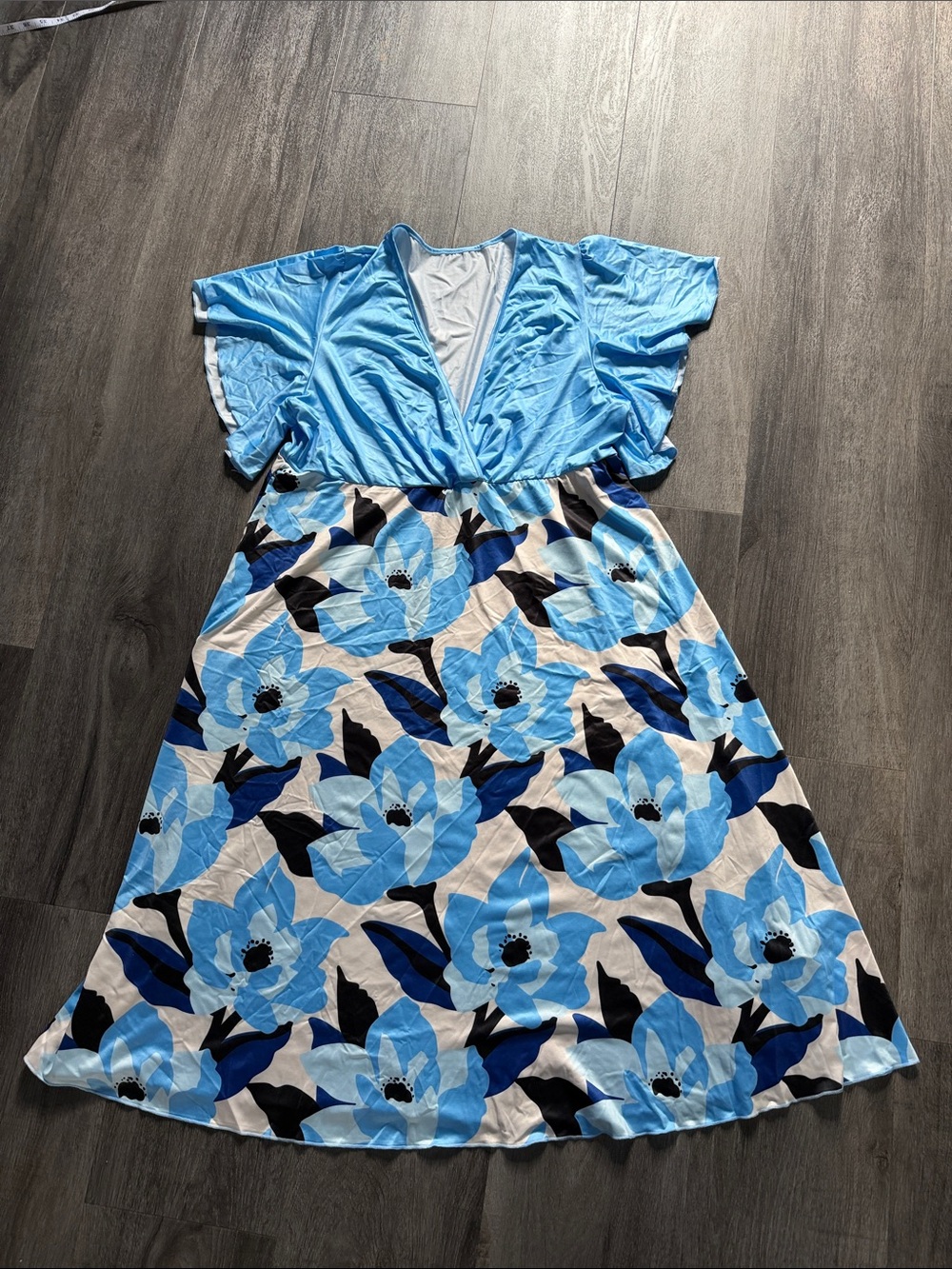 SHEIN Light Blue Floral Wrap Midi Dress